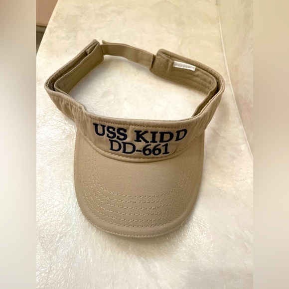 USS Kidd DD-661 Tan Visor Greyhound Movie - Picture 1 of 5